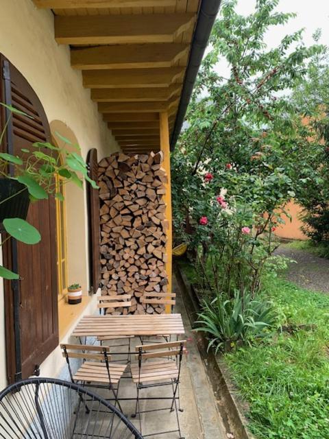 Charmant Appartement Sur Cour, Le Berlingott Bagnères-de-Bigorre Exterior foto